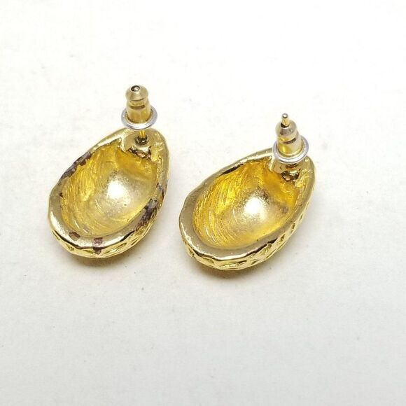 Vintage Gold Tone Drop Shape Stud Earrings, Textured Design, Retro 90s Style - Picture 3 of 5